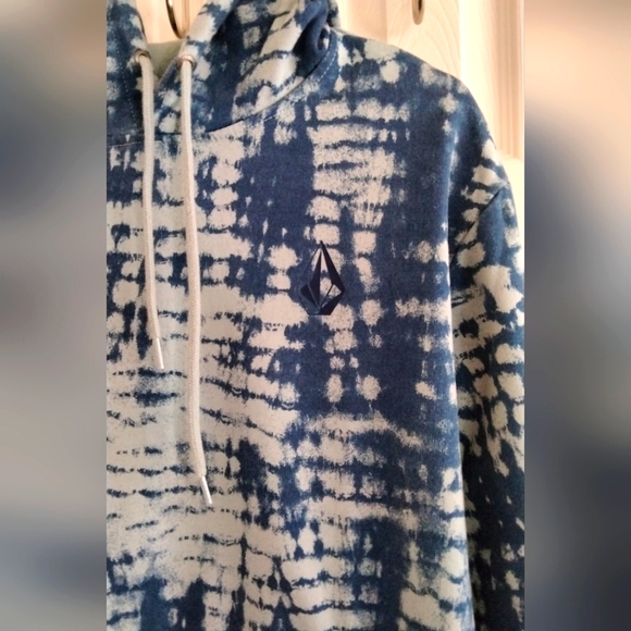 Volcom Blue Tie-Dye Hoodie - Picture 4 of 10